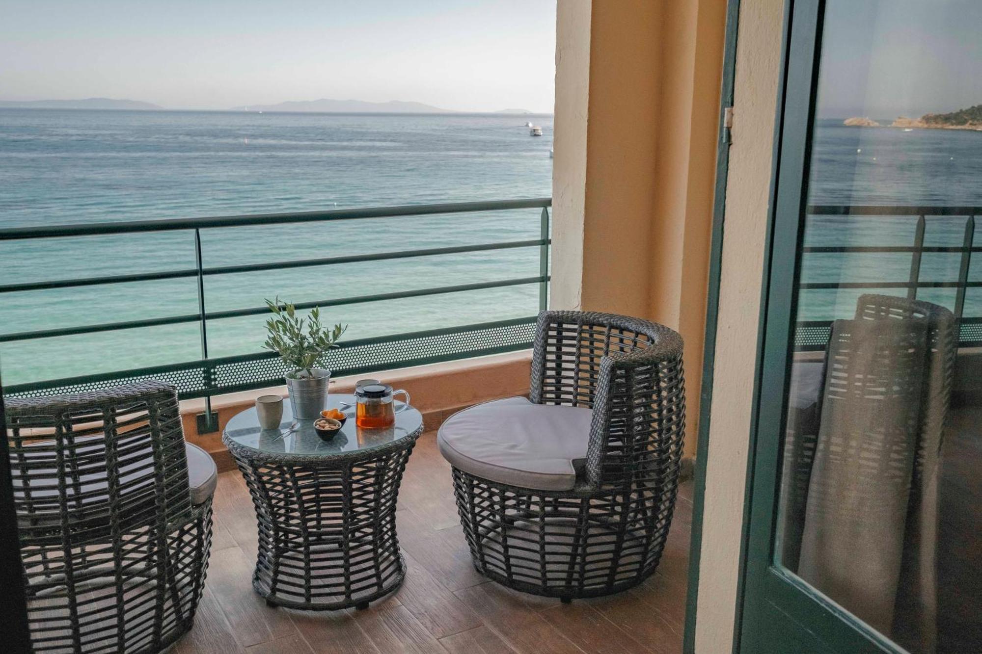 Surplage Hotel Cavaliere Le Lavandou Exterior photo