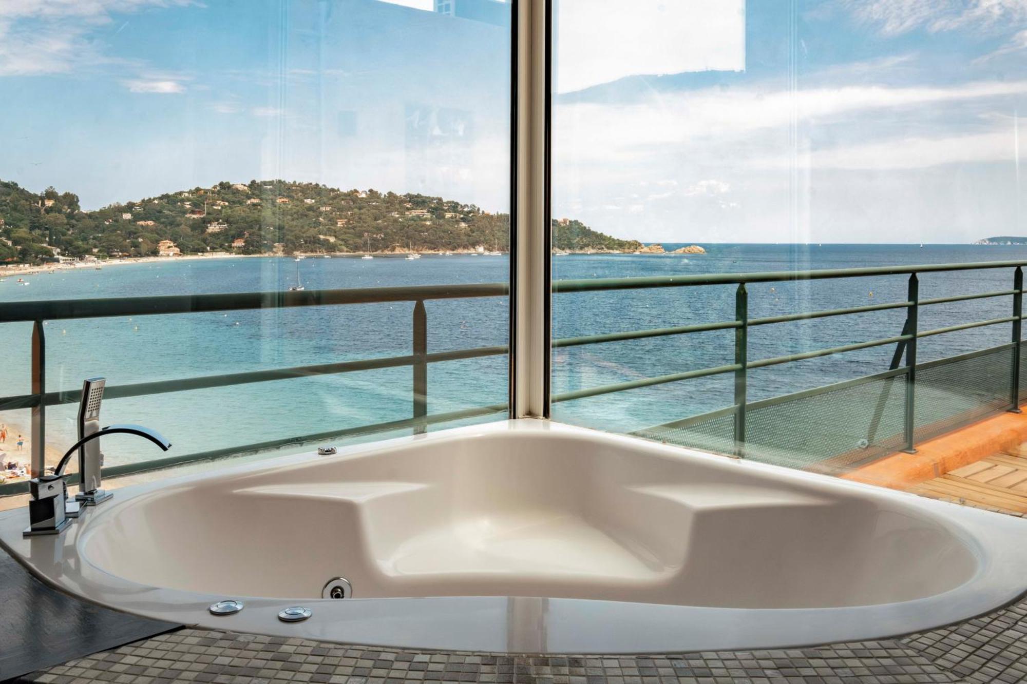 Surplage Hotel Cavaliere Le Lavandou Exterior photo