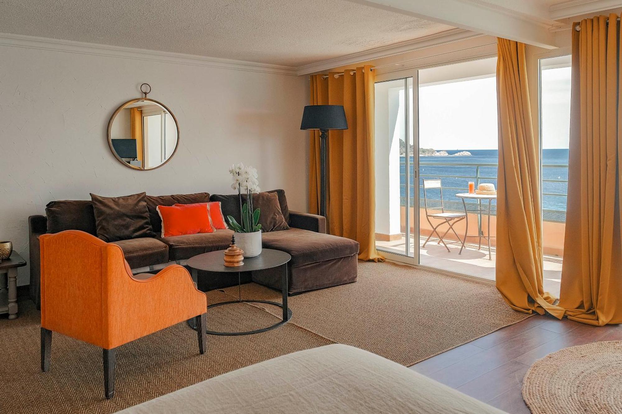 Surplage Hotel Cavaliere Le Lavandou Exterior photo