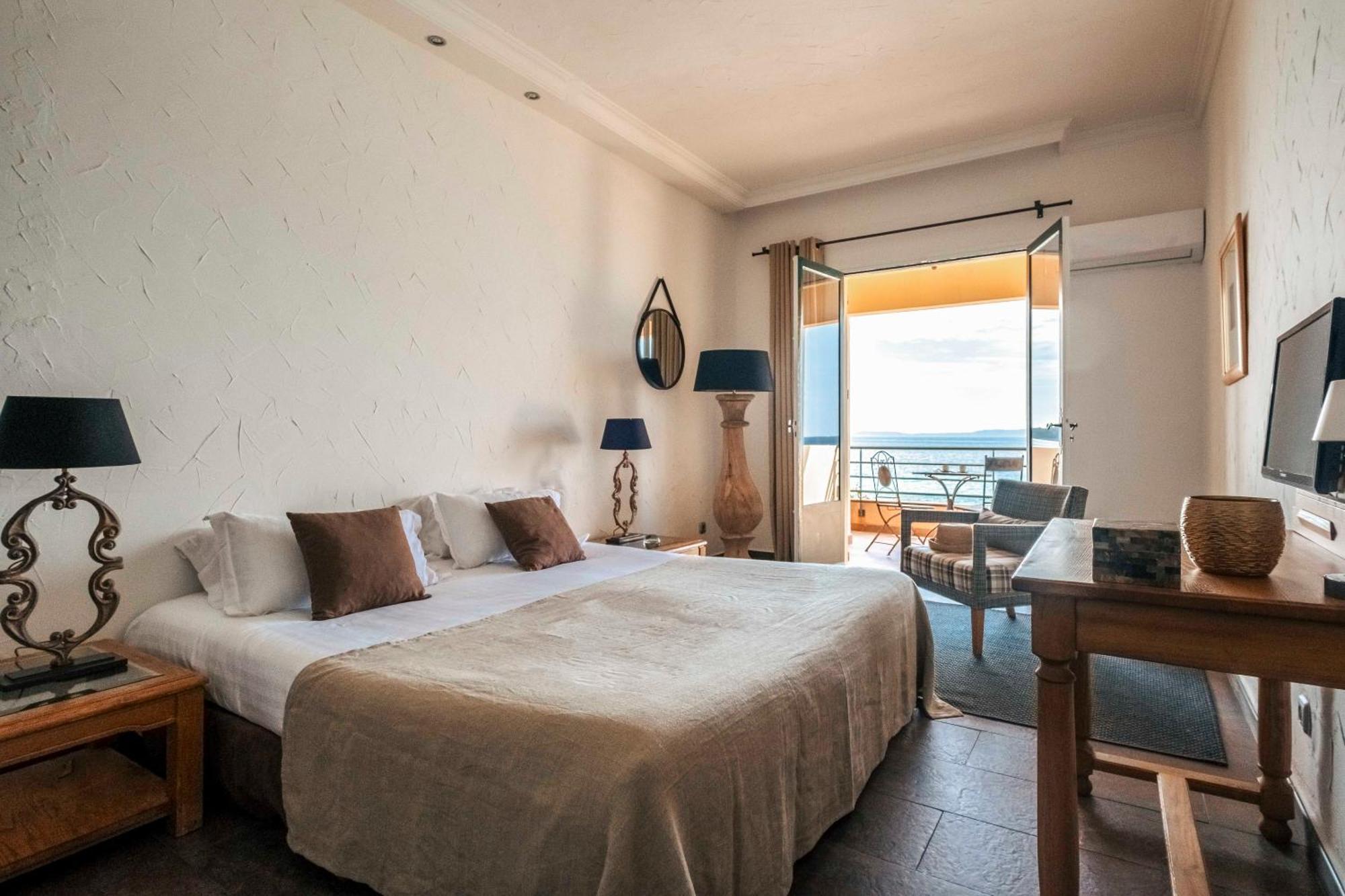 Surplage Hotel Cavaliere Le Lavandou Exterior photo